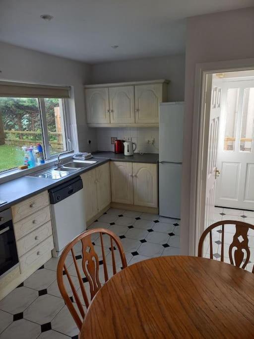 Vila Large 4Bed Available Long-Term In Letterkenny Exteriér fotografie
